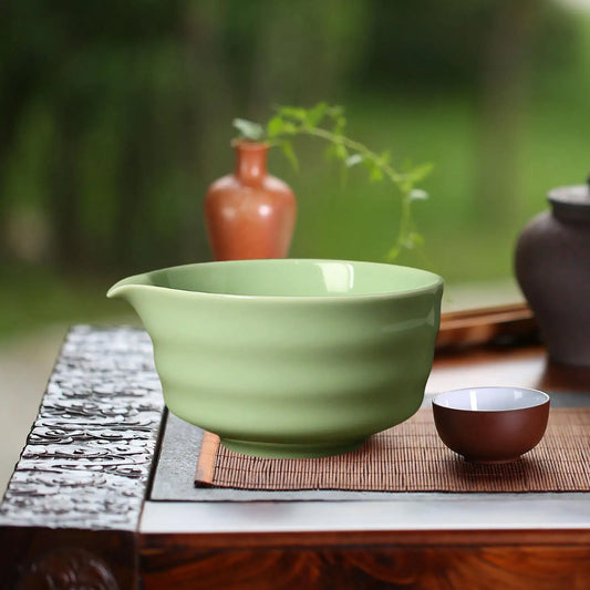 Ceramic Matcha Bowl with Spout Japanese Tea Cup for Friends Family Beginner Handmade Ceramic Matcha Bowl for Whisked