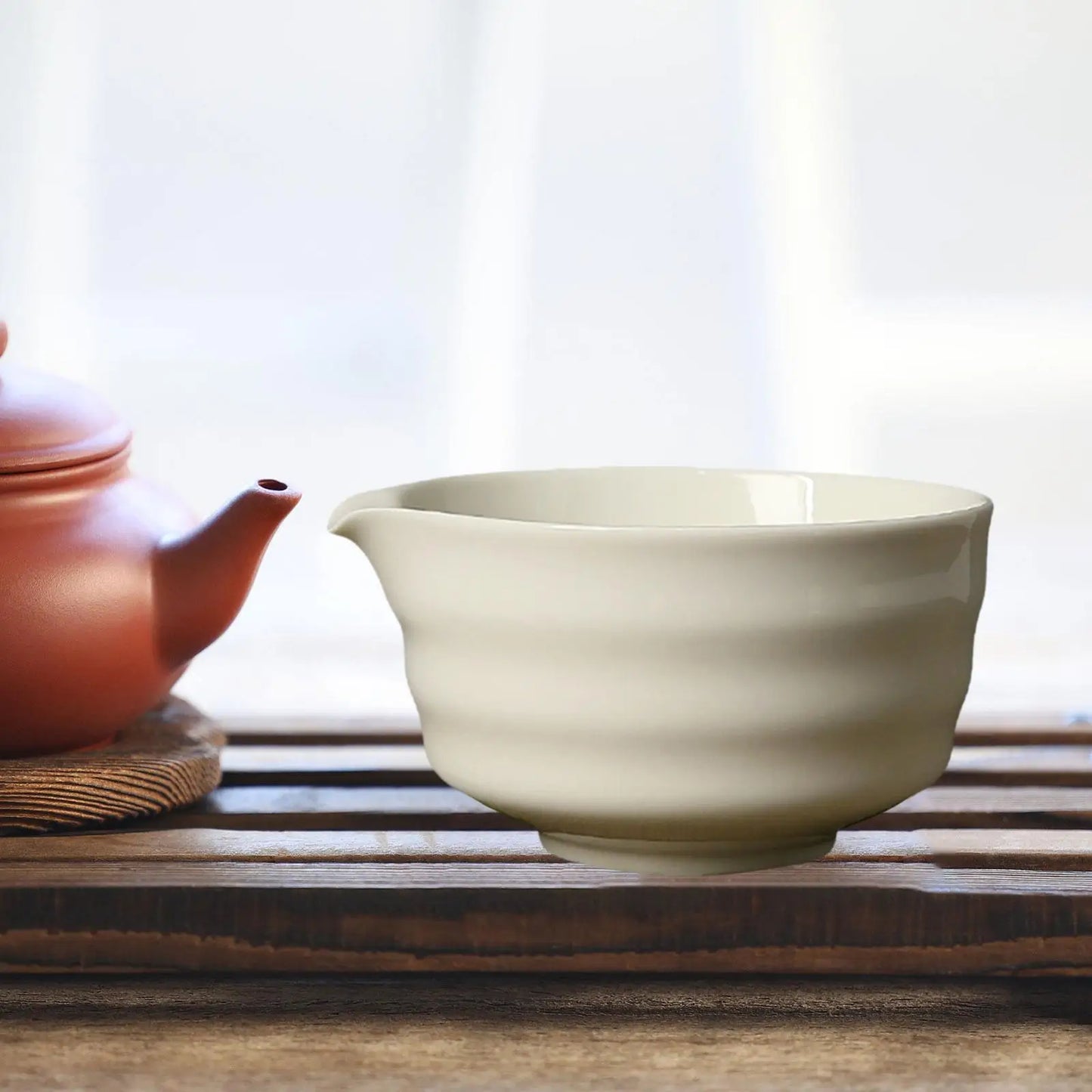 Ceramic Matcha Bowl with Spout Japanese Tea Cup for Friends Family Beginner Handmade Ceramic Matcha Bowl for Whisked