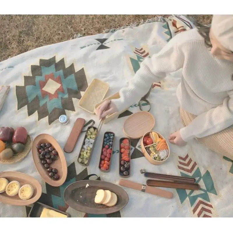 Useful Wooden Lunch Box Picnic Japanese Bento Box for School Kids Dinnerware Set Round Square Lunch Box