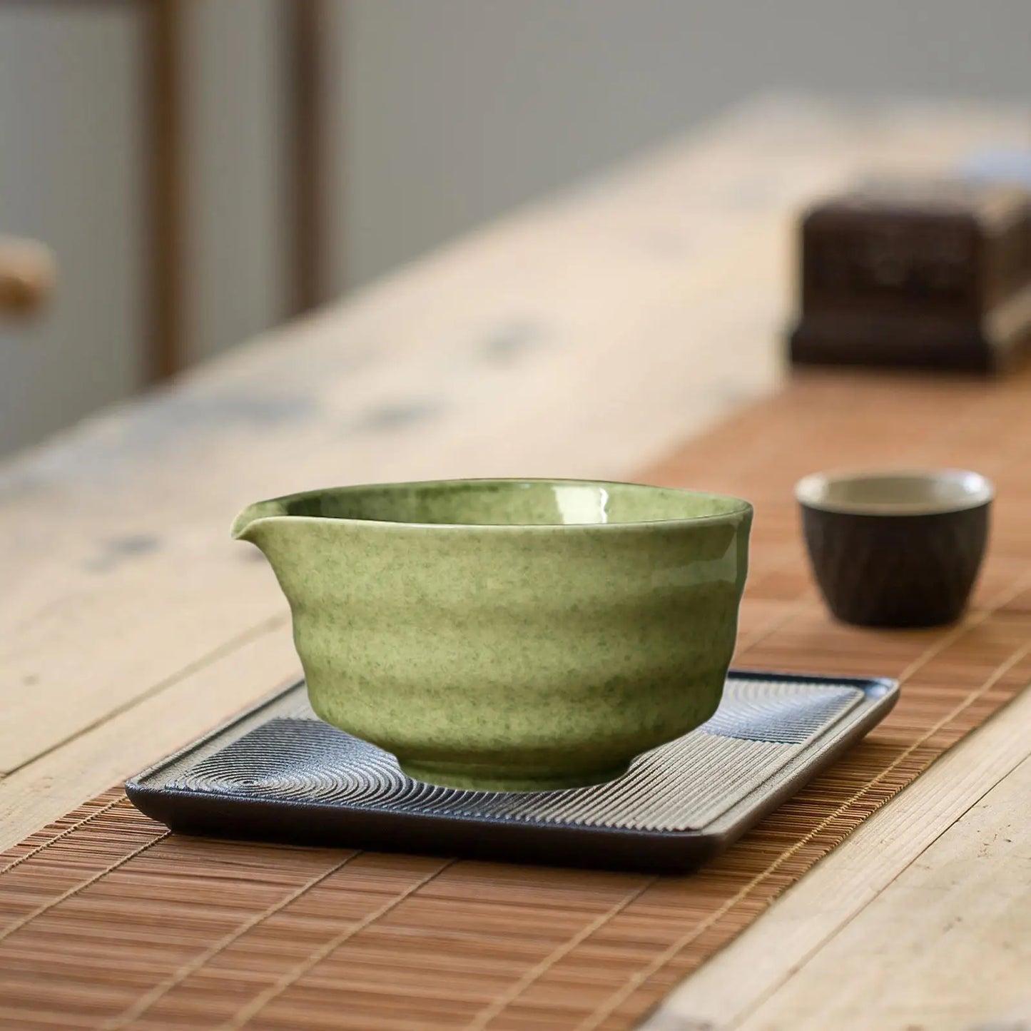 Ceramic Matcha Bowl with Spout Japanese Tea Cup for Friends Family Beginner Handmade Ceramic Matcha Bowl for Whisked